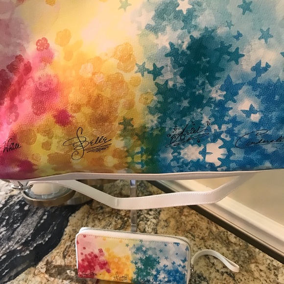 Very nice Disney princess handbag with matching wallet - Picture 13 of 16